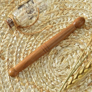 Wooden stick for the foot massage (Ratshaburi Province) - 12cm. Wooden stick for the foot massage (Ratshaburi Province) - 12cm.