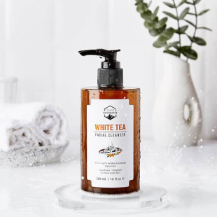 White Tea Facial Cleanser  (Naturista) - 300ml.